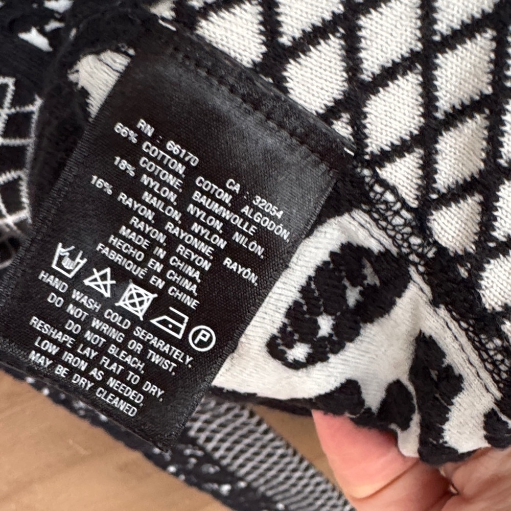 Moth Anthropologie Black and White Lace Patterned Moto Style Sweater - Picture 6 of 6